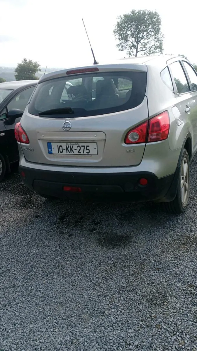 Nissan 2010 - Image 3