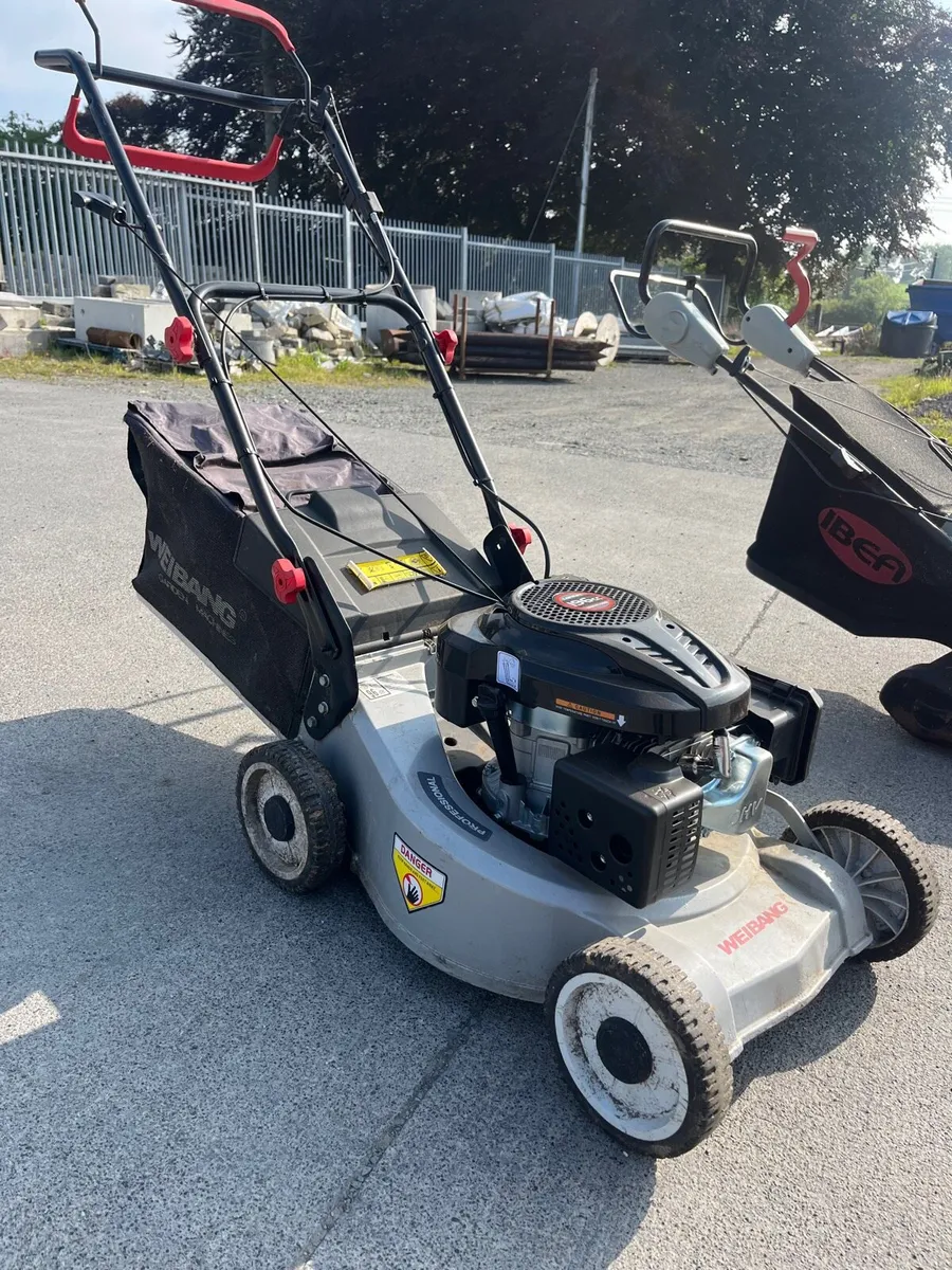 Weibang walk behind lawn mower - Image 1