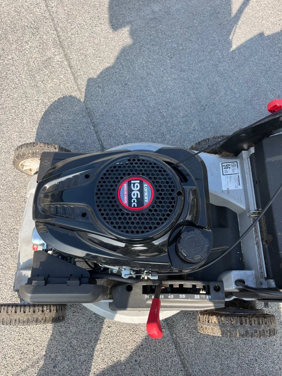 Weibang walk behind lawn mower - Image 3