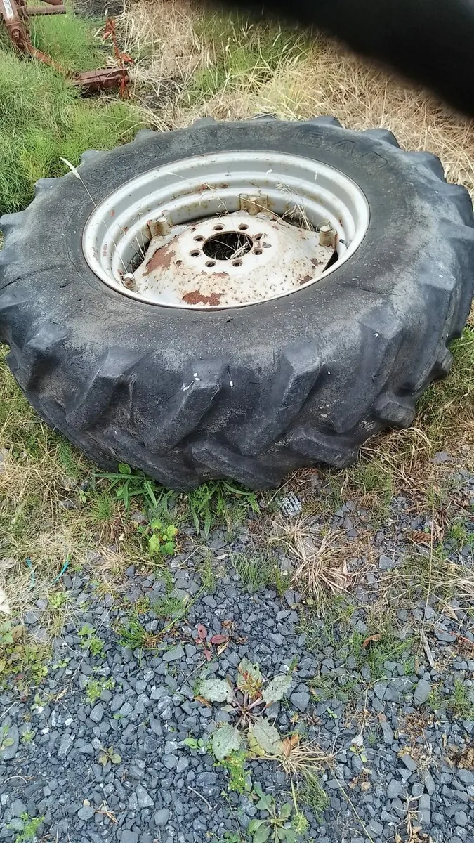 Tractor wheels - Image 1
