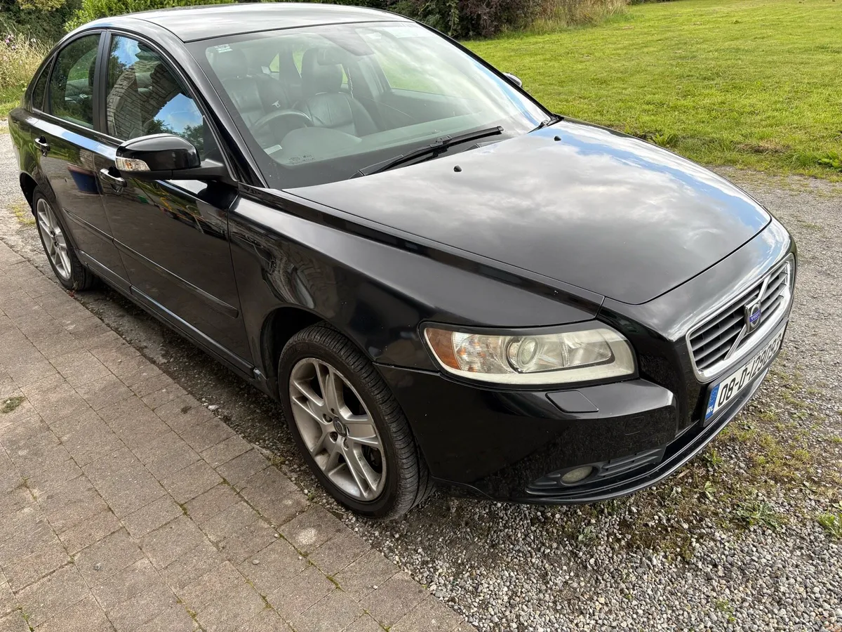 Volvo S40 2008 D5 Manual €2700 - Image 2