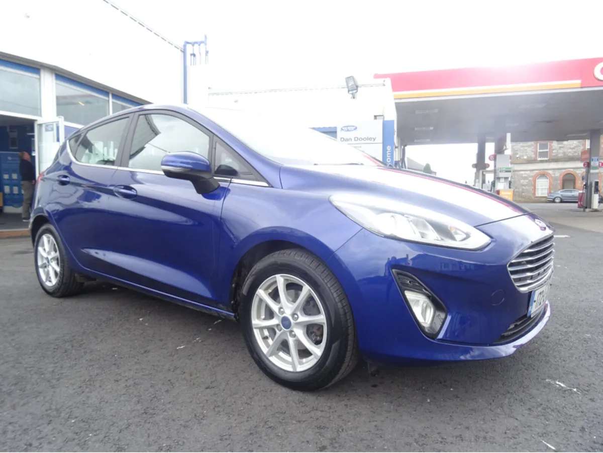 Ford Fiesta 1.1 ZETEC  " new shape " 85PS 5DR - Image 1