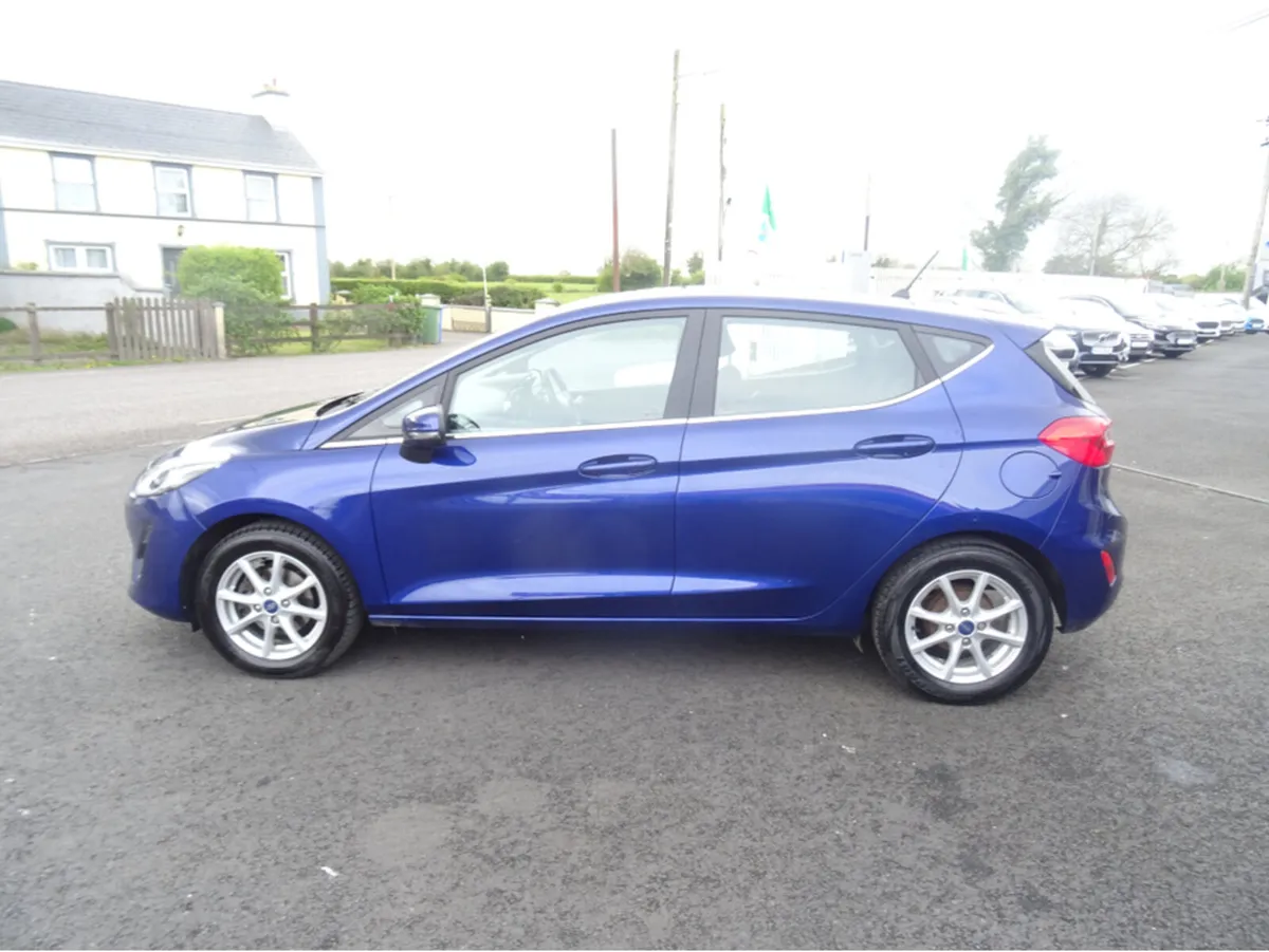 Ford Fiesta 1.1 ZETEC  " new shape " 85PS 5DR - Image 3