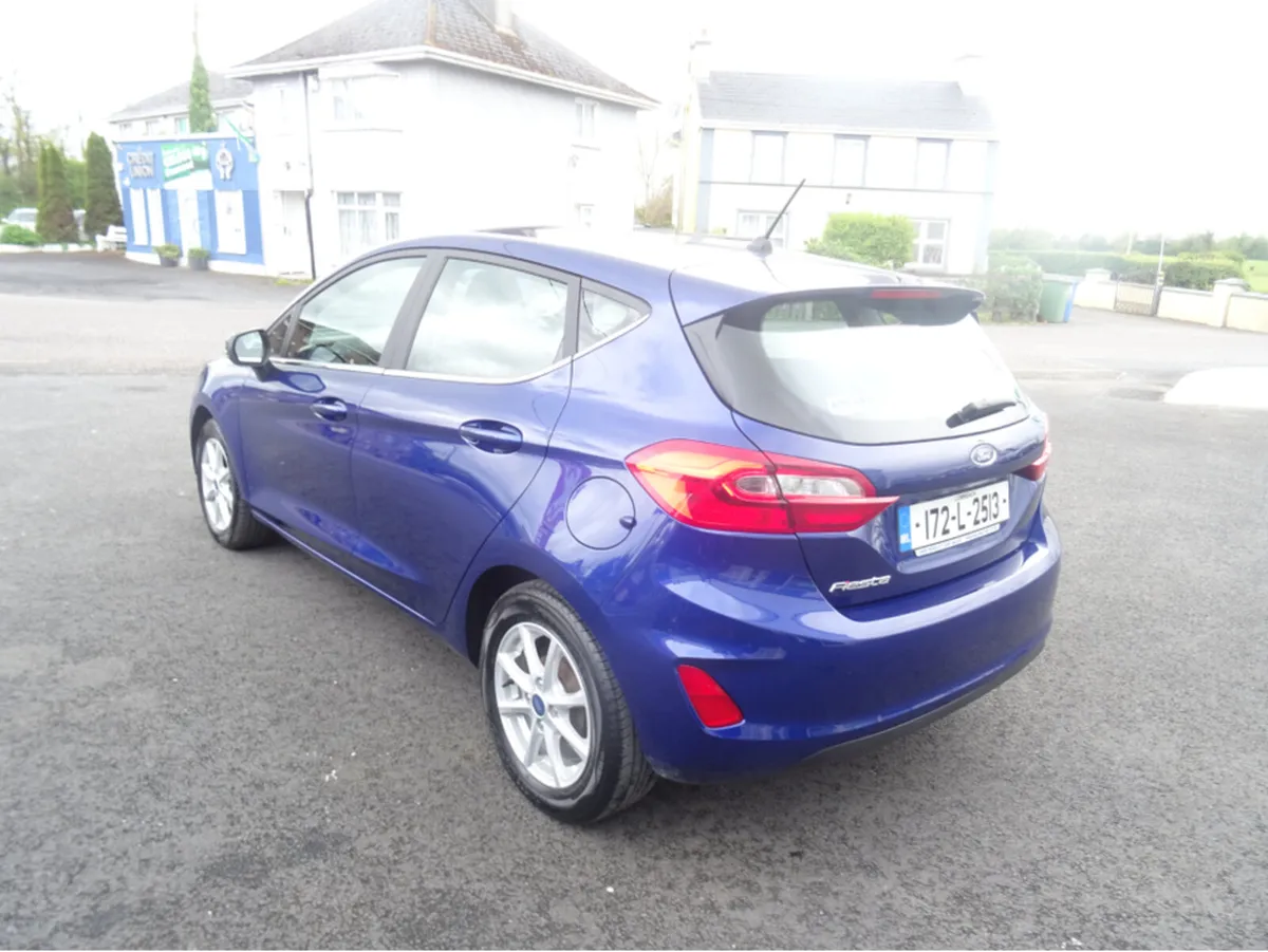 Ford Fiesta 1.1 ZETEC  " new shape " 85PS 5DR - Image 4
