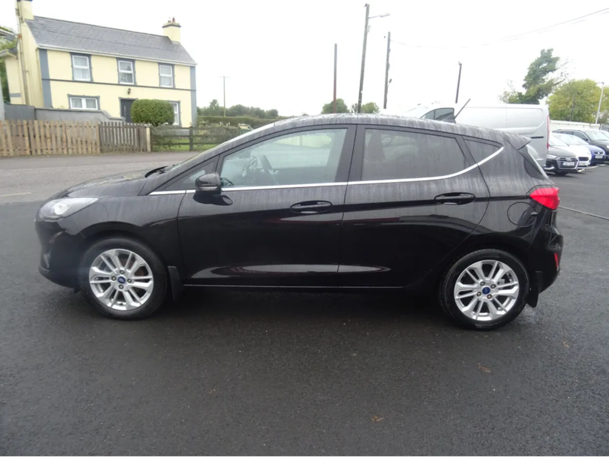 Ford Fiesta TITANIUM 1.0T 100 S6.2 M6 4DR - Image 3