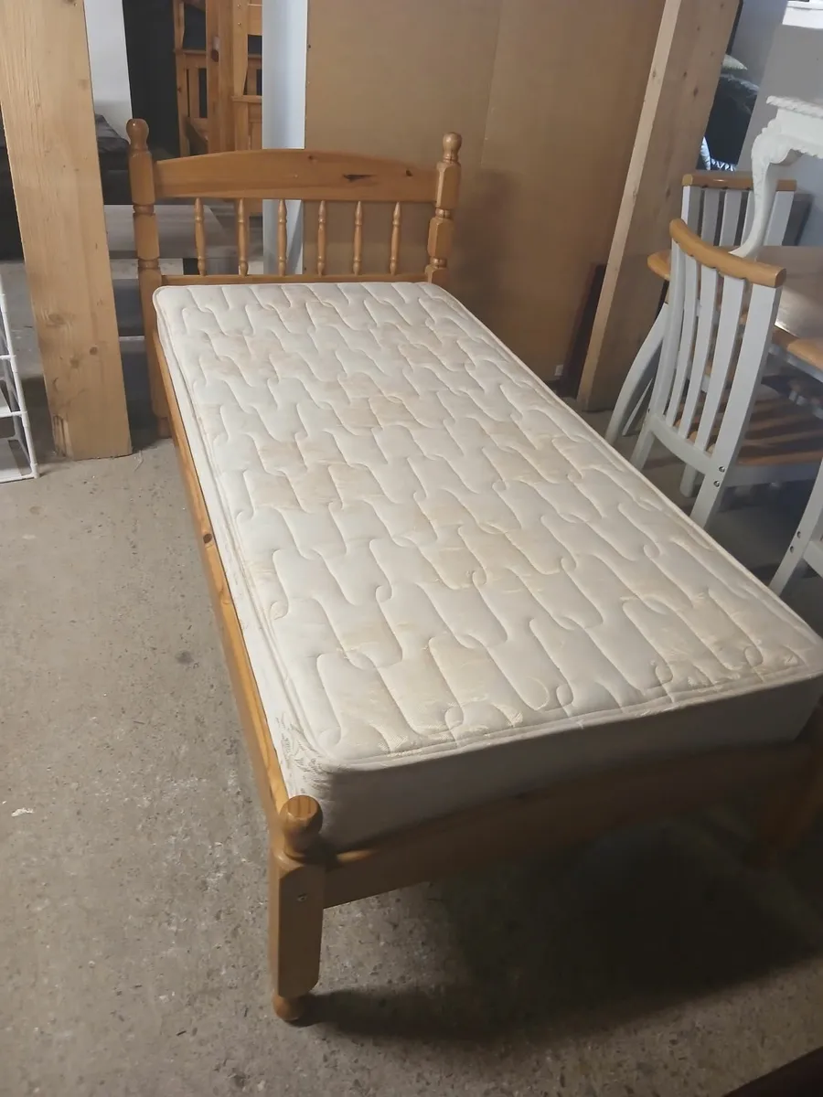 Bed and mattress - Image 1