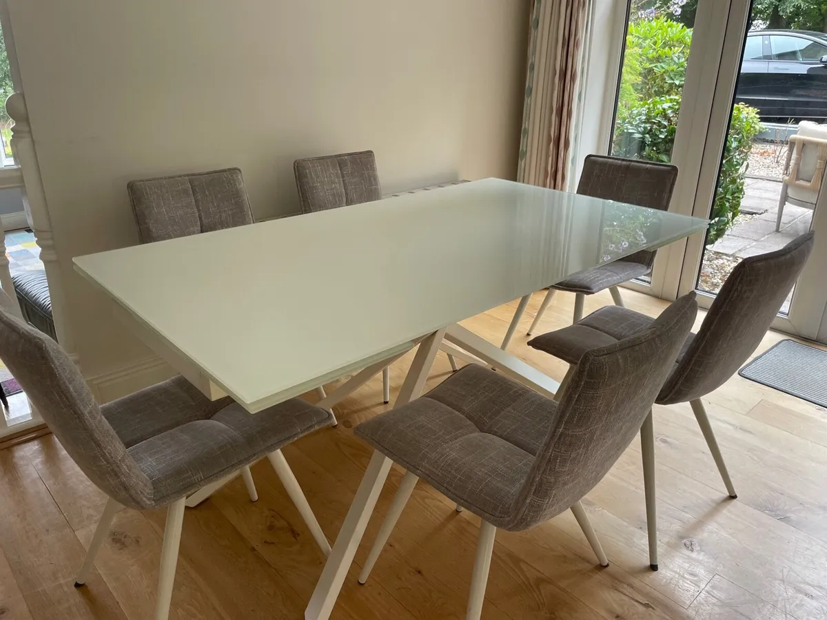 Kitchen table - Image 2