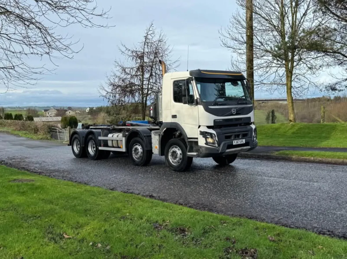 VOLVO FMX HOOKLOADER - Image 2