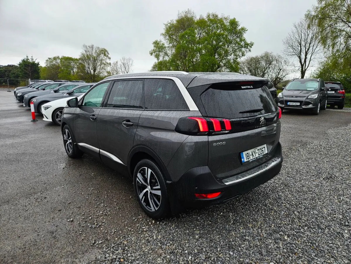 Peugeot 5008 Allure 1.6 Blue HDI 120 4DR - Image 4
