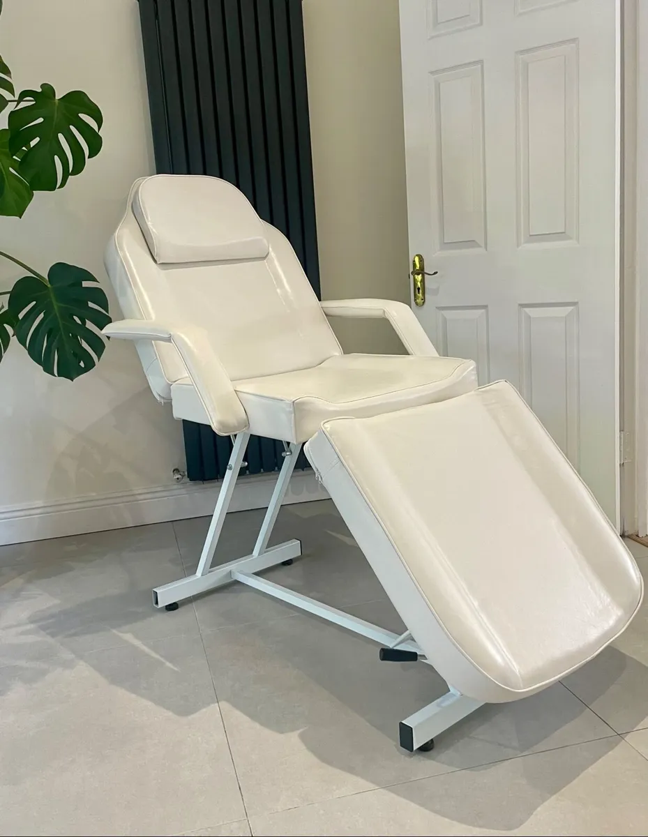 Luxury White Adjustable Massage / Beauty Chair - Image 1