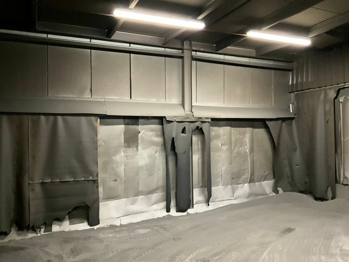 SAND BLASTING ROOM - Image 3