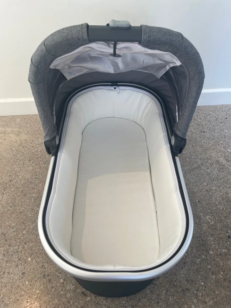 UPPABaby Vista with Piggyback Step - Image 3