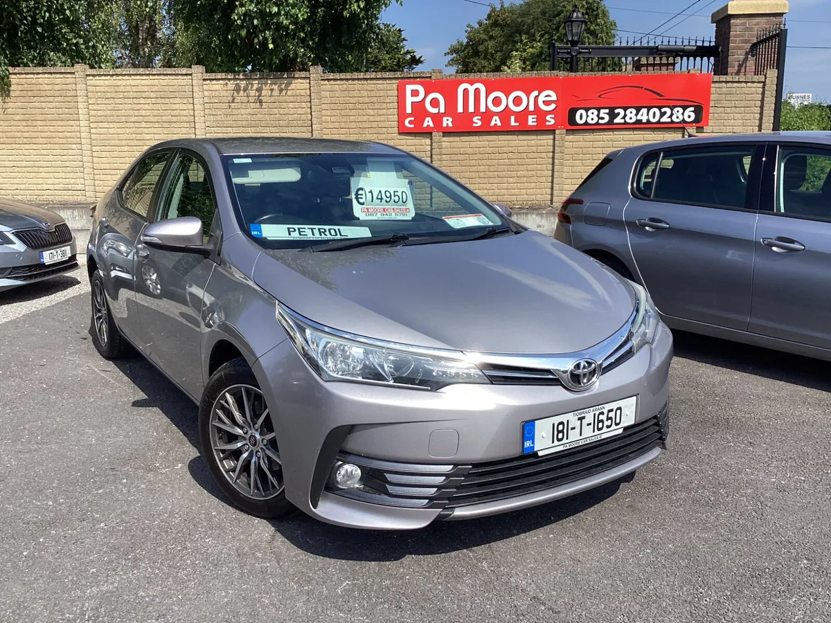 Toyota Corolla ** CAMERA * SAT NAV - Image 1
