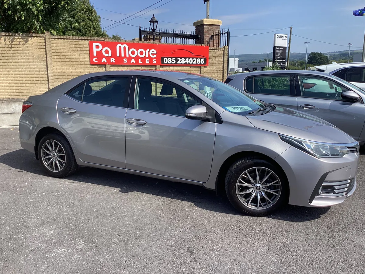 Toyota Corolla ** CAMERA * SAT NAV - Image 3