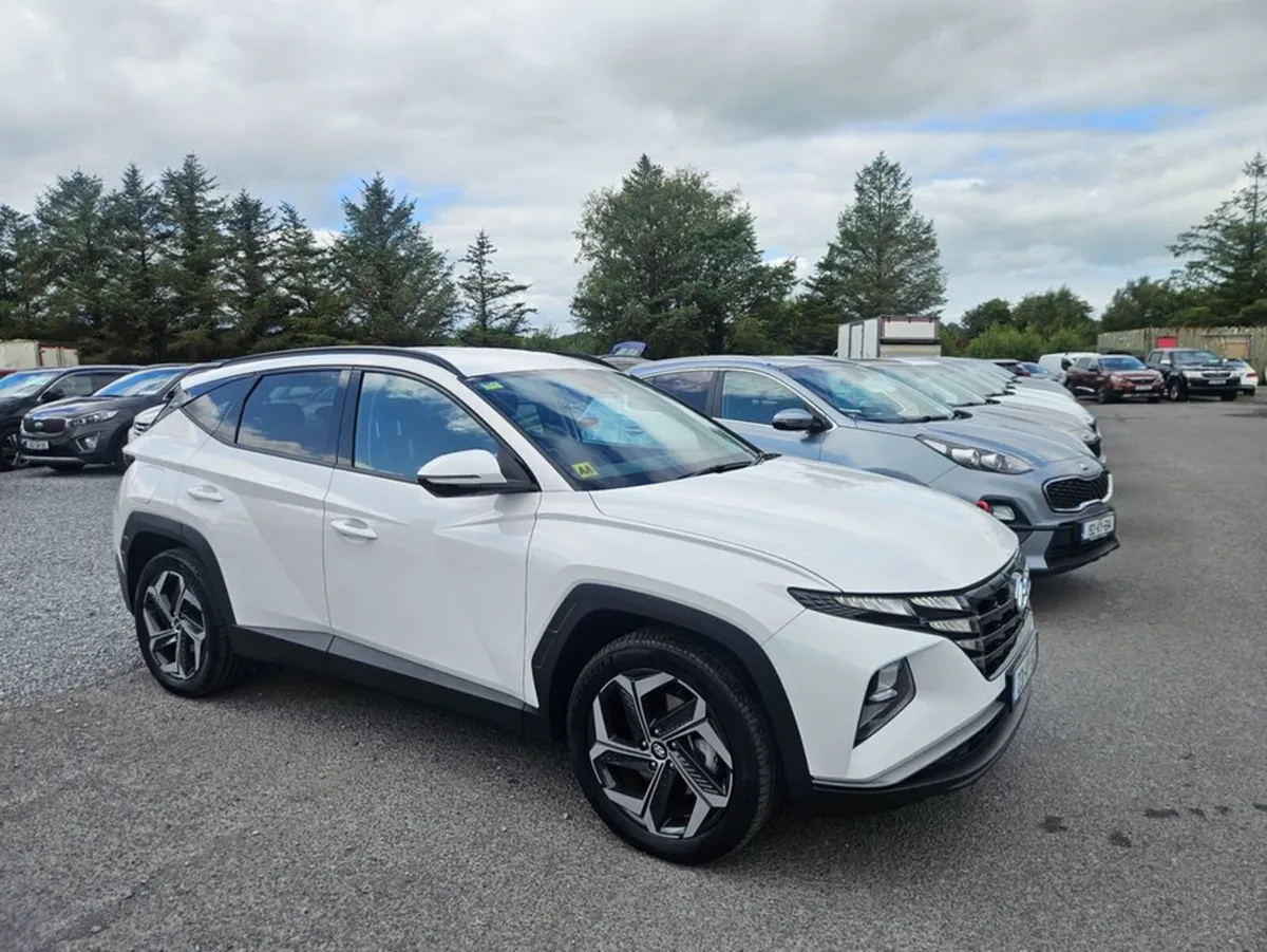 Hyundai Tucson Executive Phev 5DR Auto - Image 1