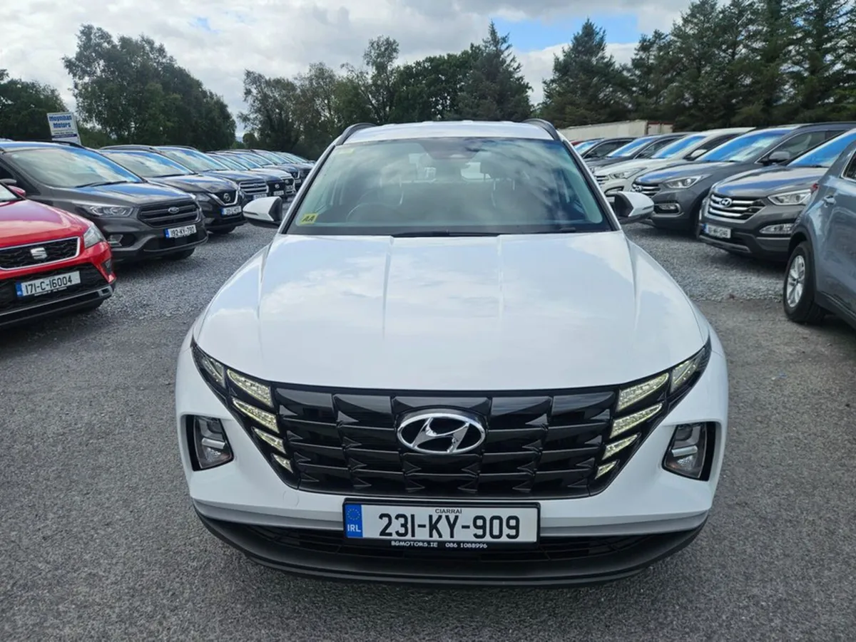 Hyundai Tucson Executive Phev 5DR Auto - Image 2