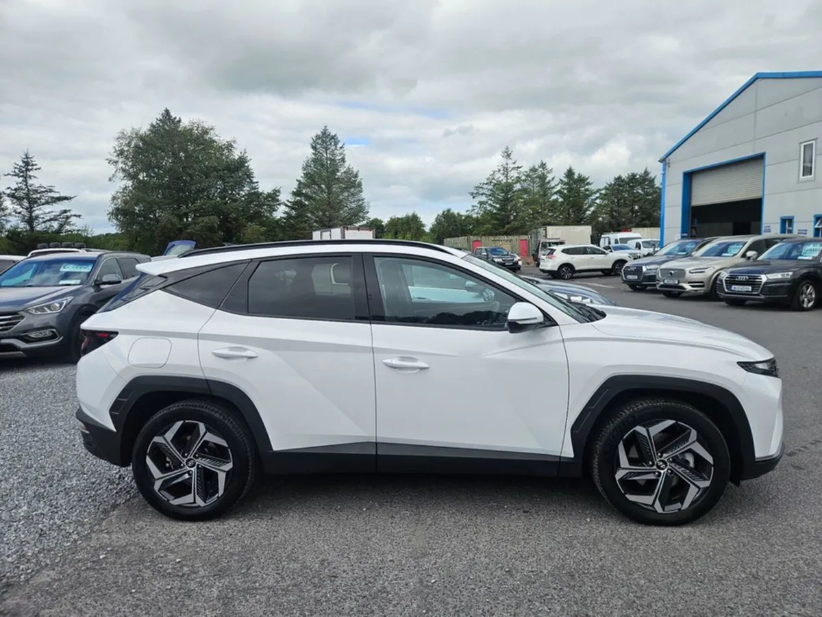 Hyundai Tucson Executive Phev 5DR Auto - Image 4