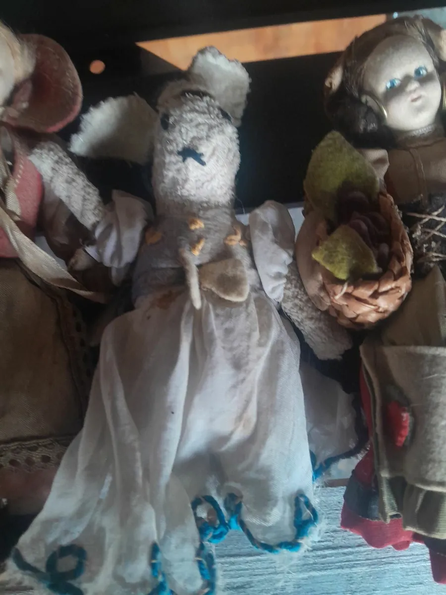 Six  vintage minature  dools - Image 2