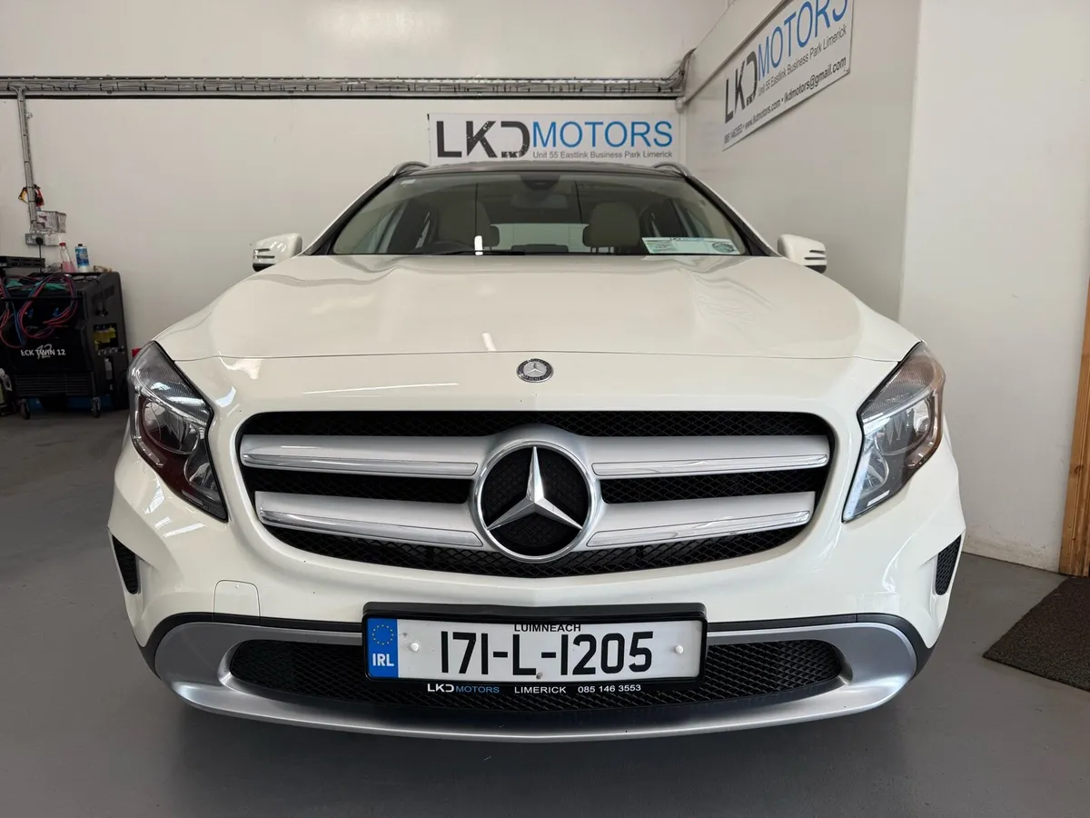 Mercedes GLA 2017 180D/Urban, panoramic sunroof - Image 1
