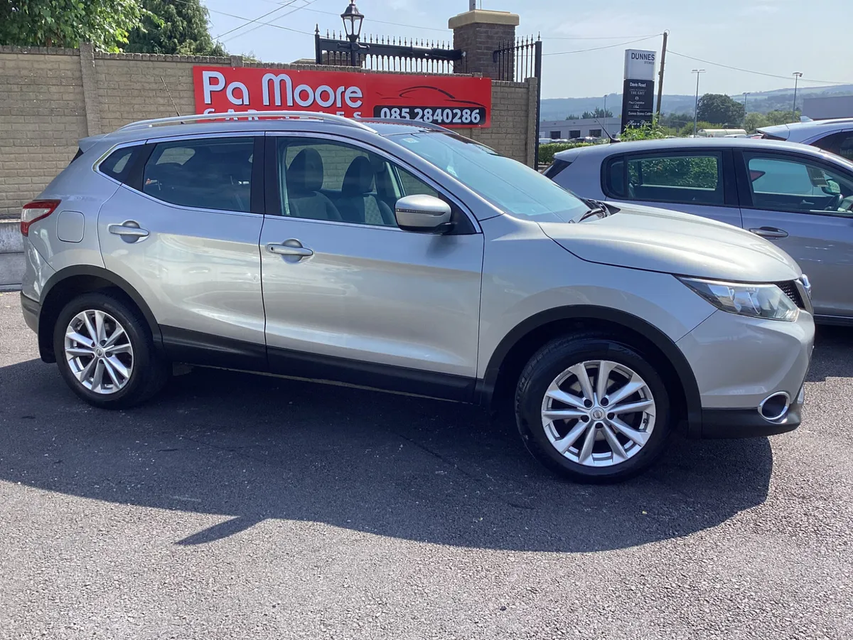 Nissan Qashqai ** CAMERA * SAT NAV - Image 3