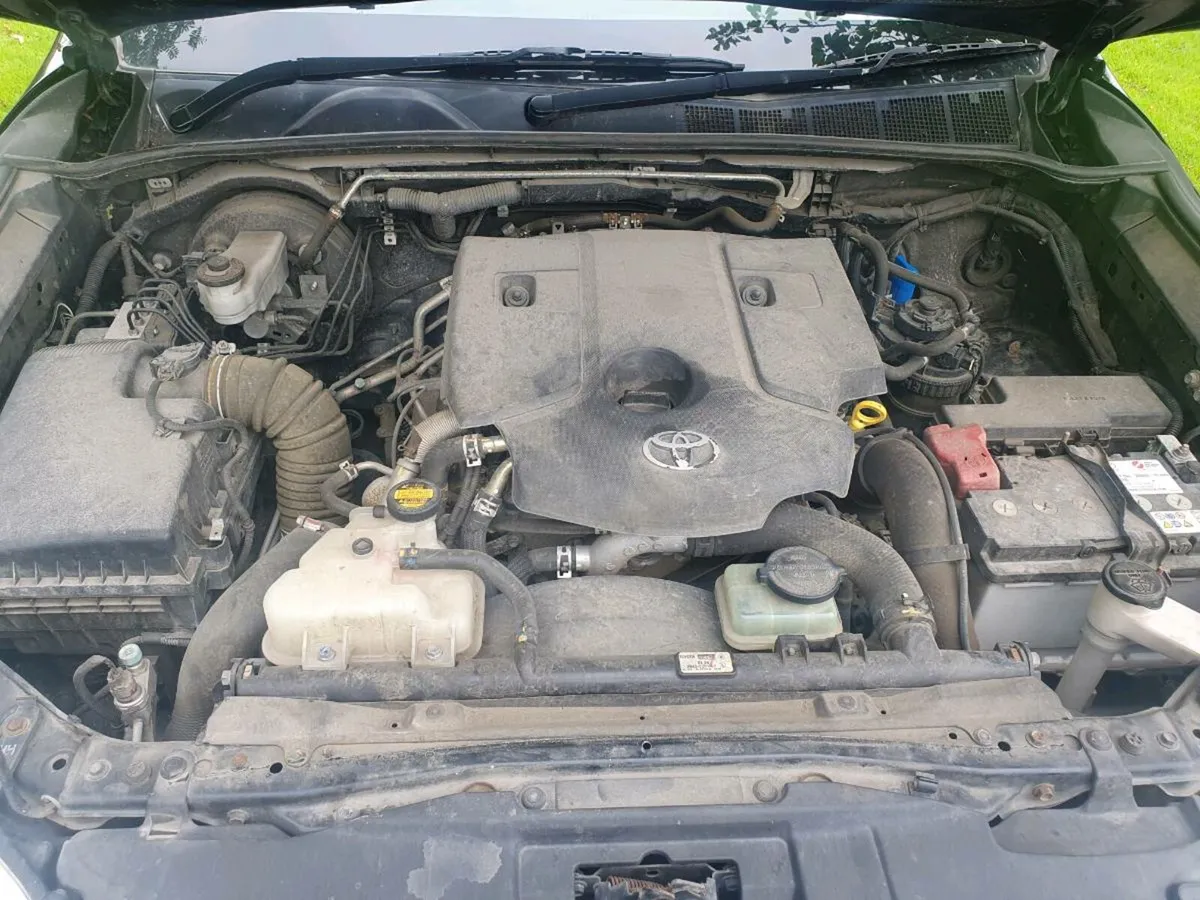 Toyota hilux - Image 2
