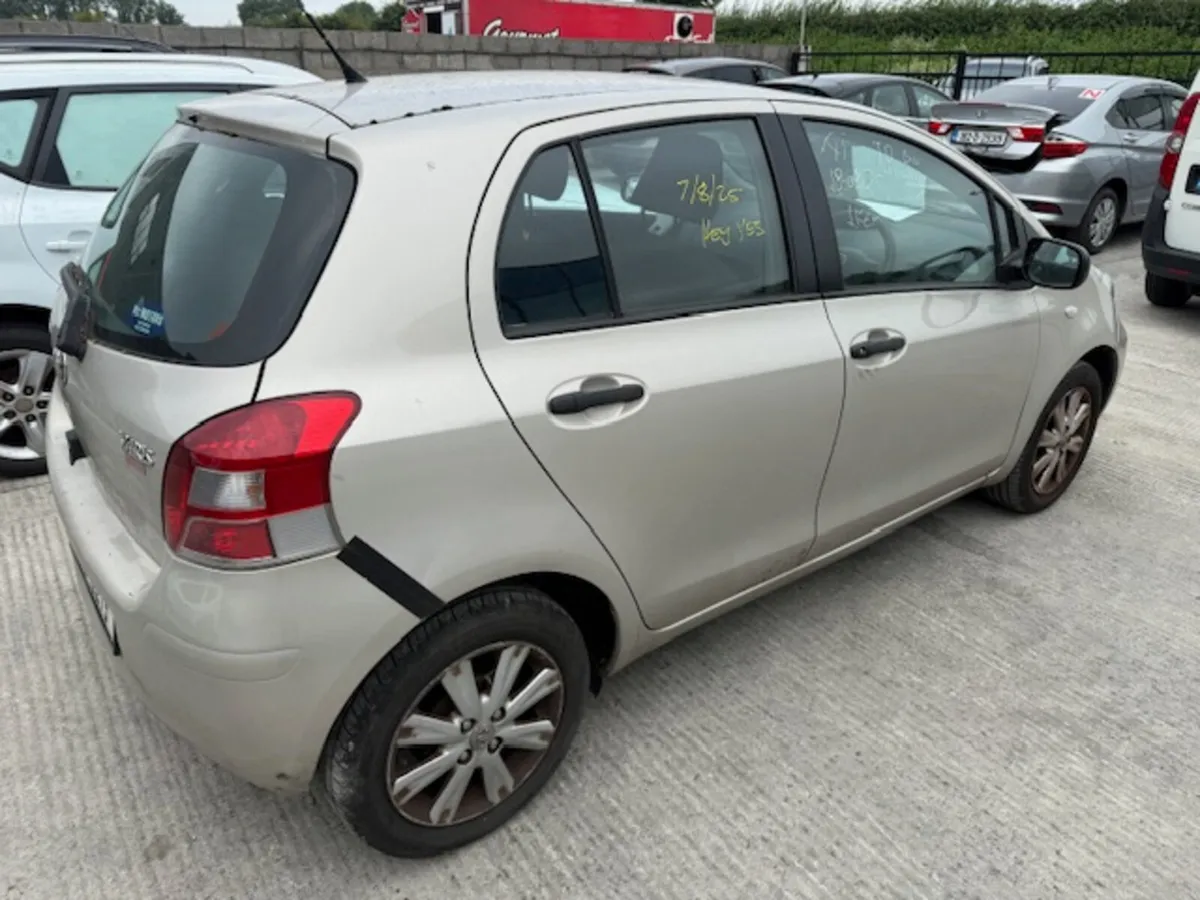 2011 TOYOTA YARIS - Image 4
