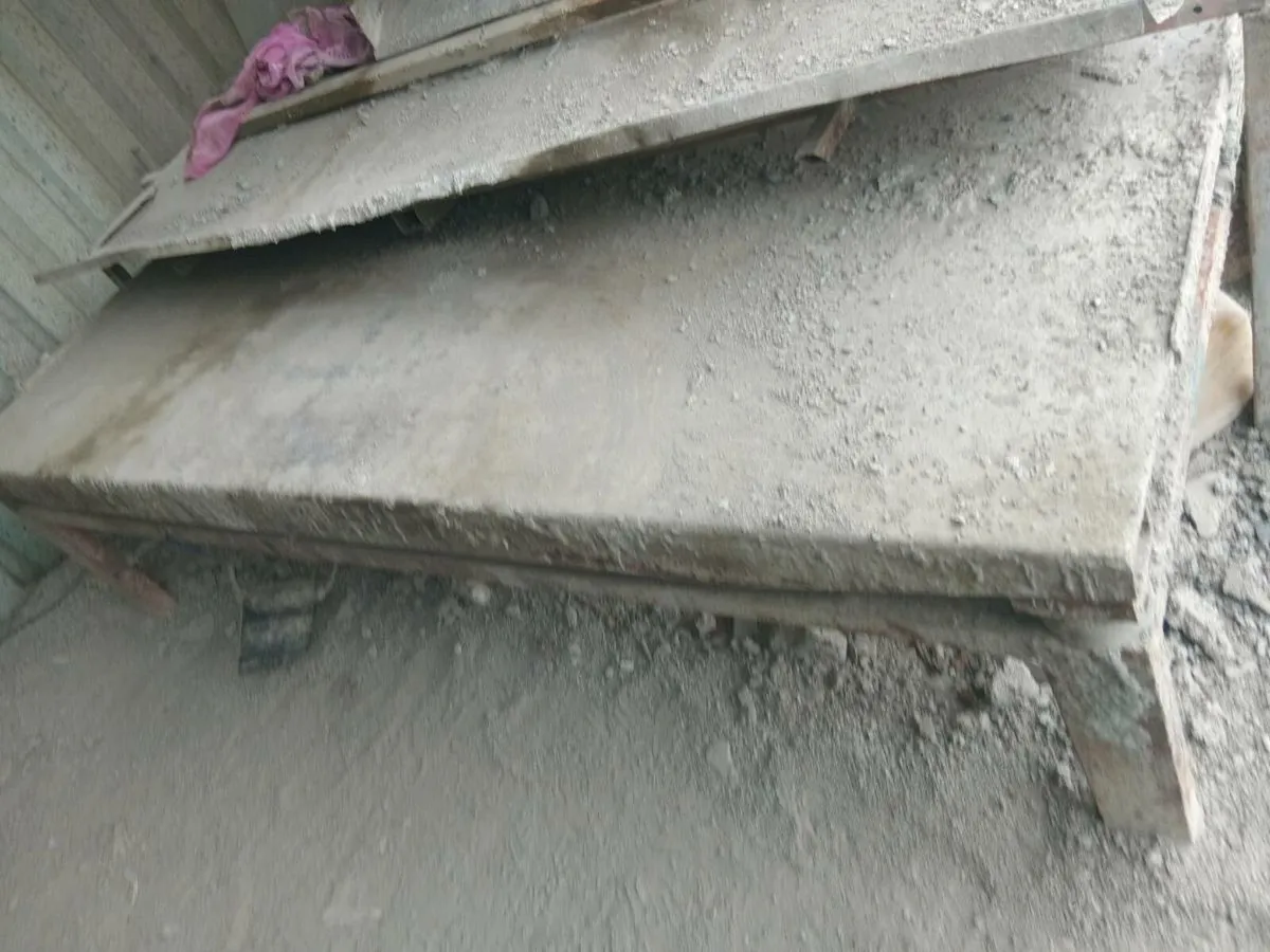 Vibrating table - Image 1