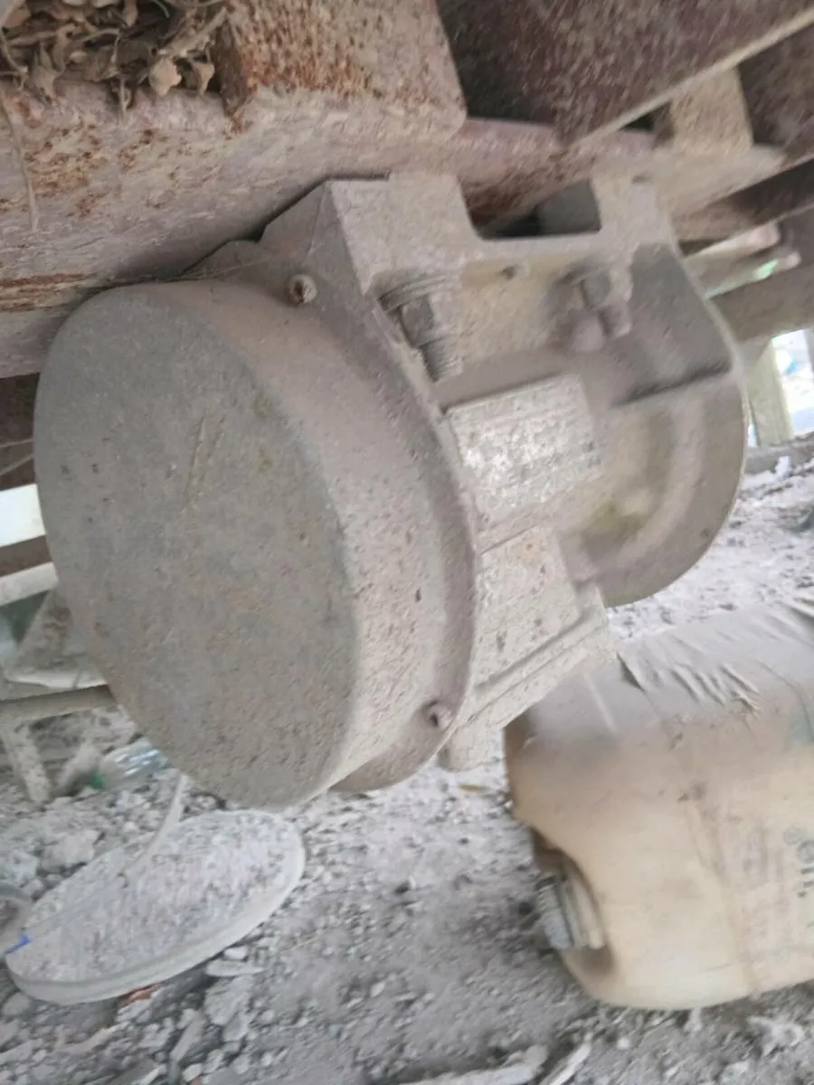 Vibrating table - Image 2
