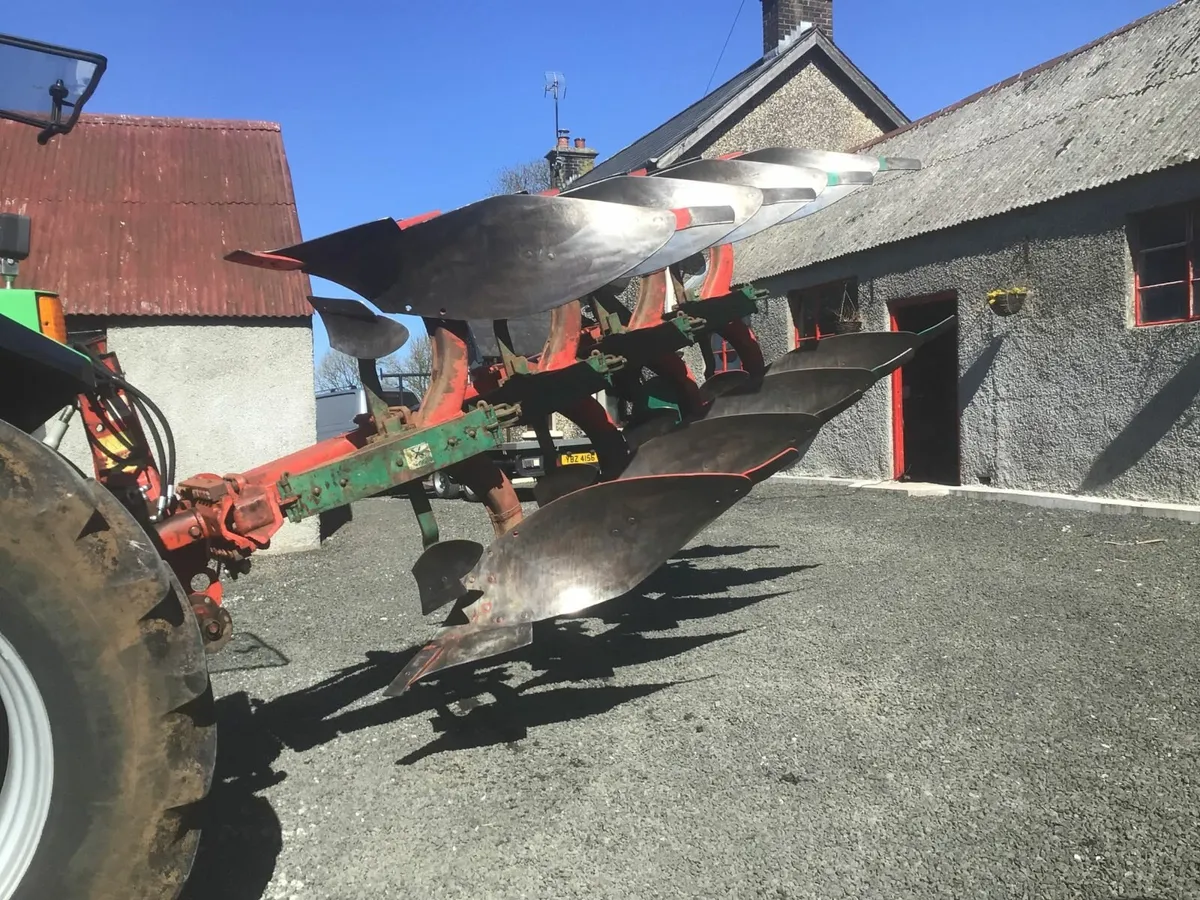 Kverneland Reversible Plough - Image 4