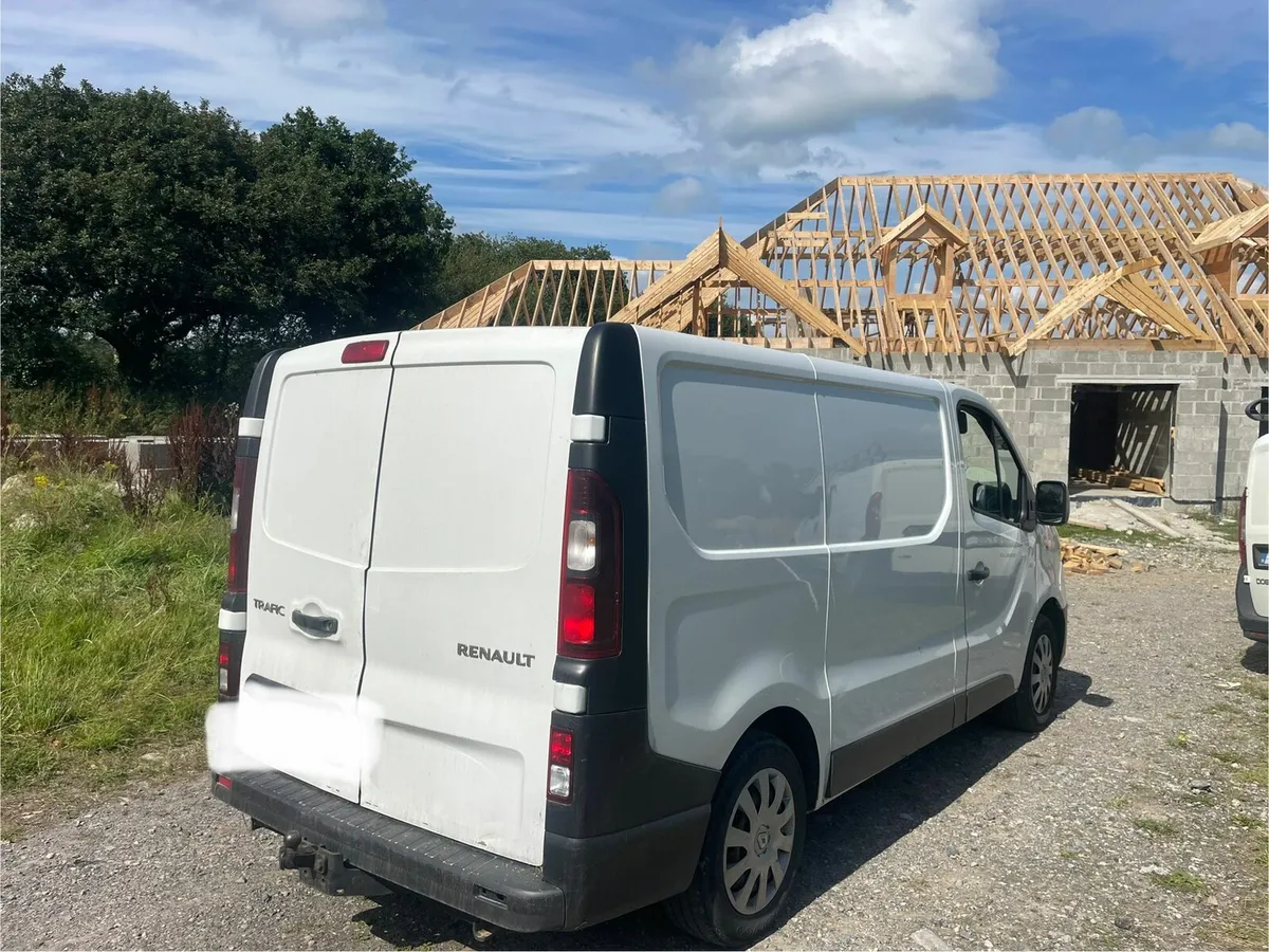 Renault trafic 2015 - Image 2