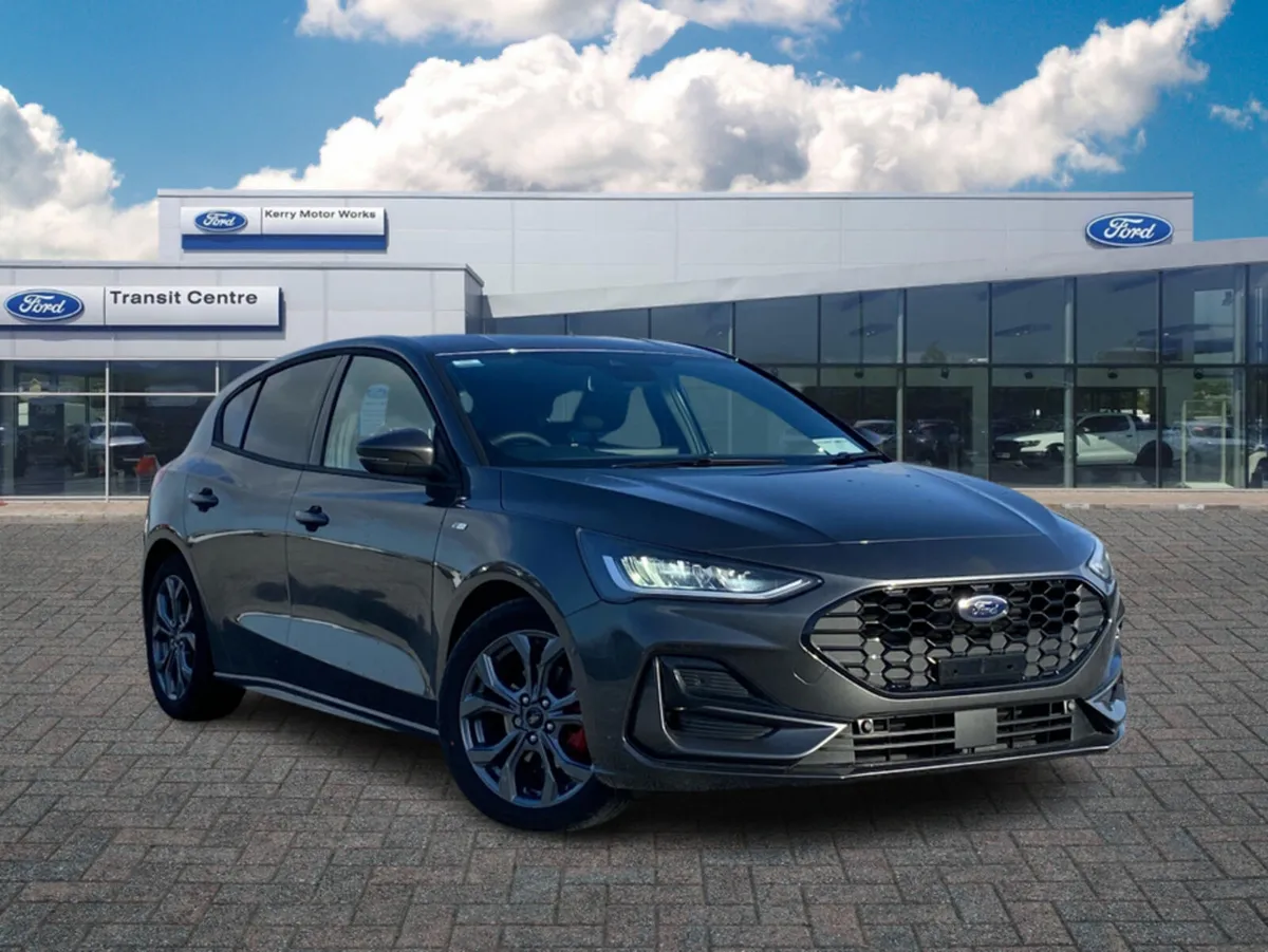 Ford Focus ST-Line 1.5 TDCi Automatic... Camera - Image 1