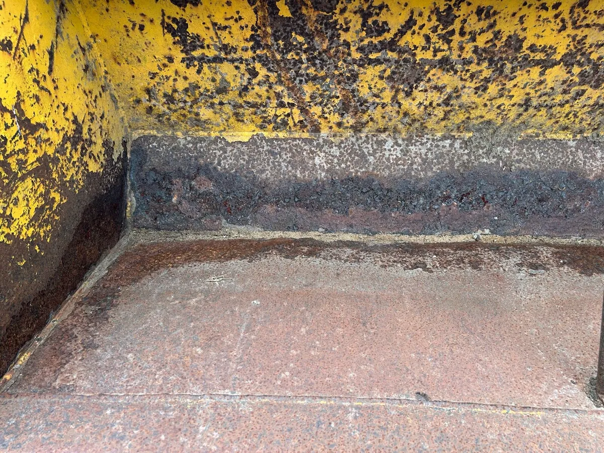 Tractor Front Loader Bucket For Sale - Image 3