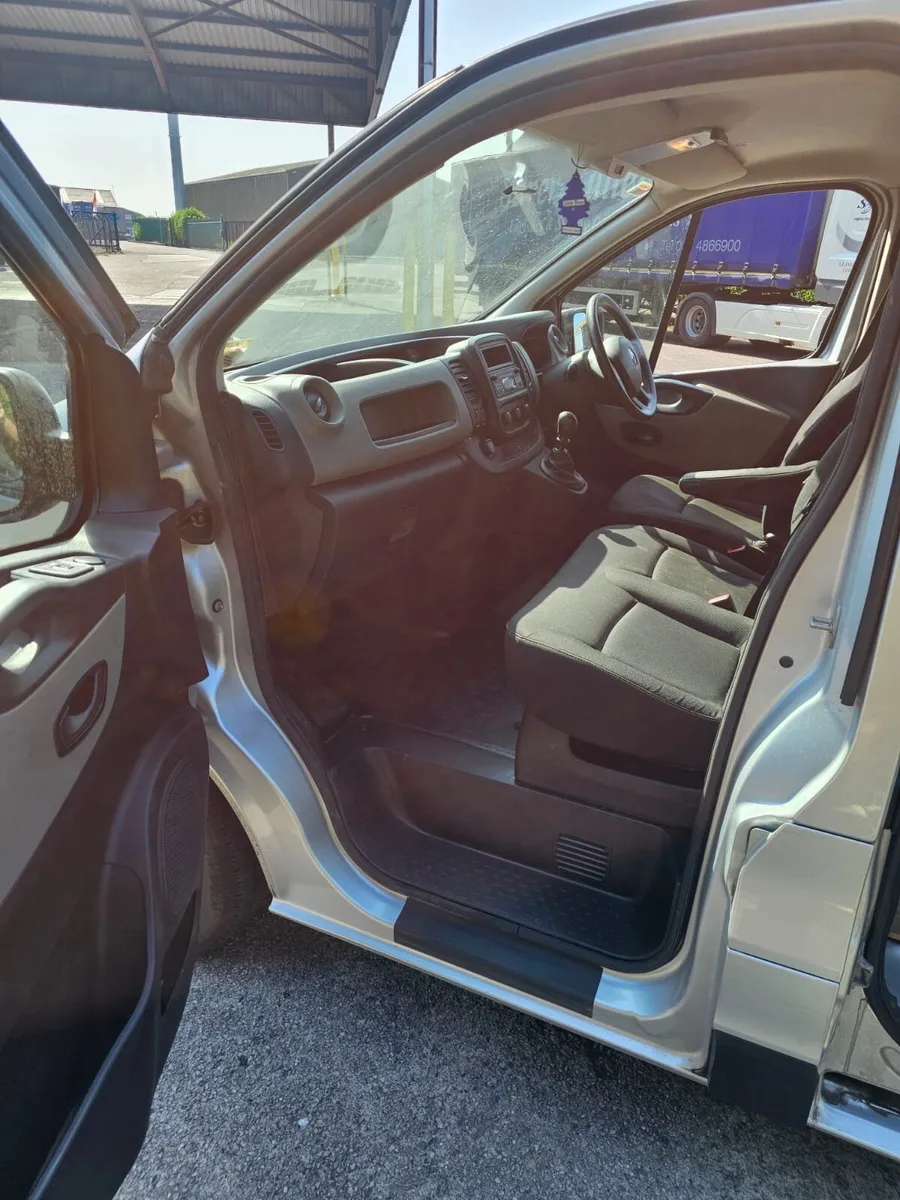 Renault Trafic 2016 - Image 4