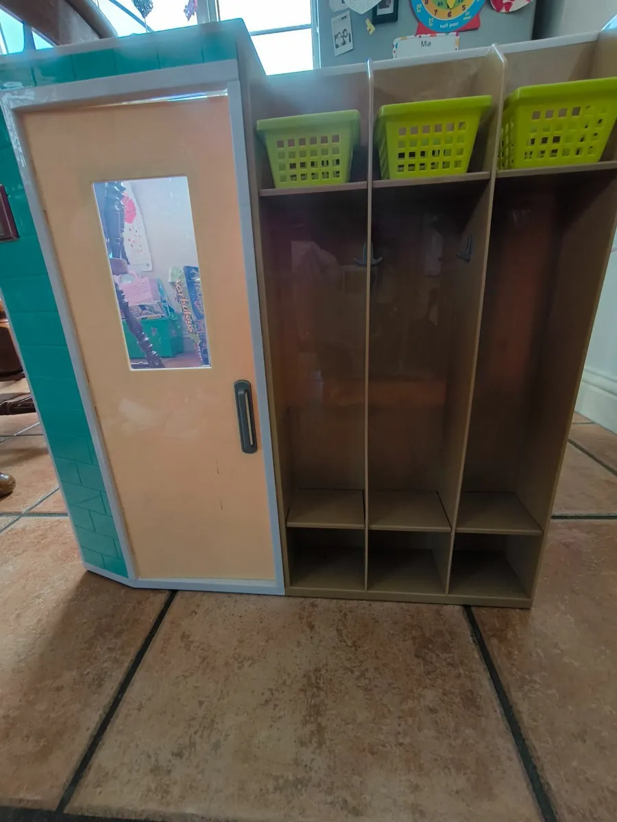 Next Generation Doll School House - Image 4