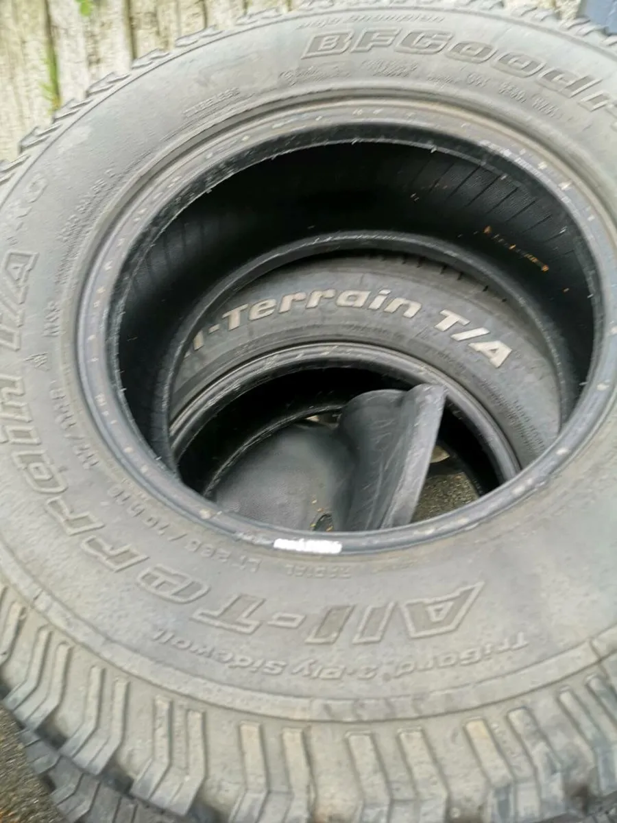 Bf goodrich all terrain tyres land cruiser - Image 1