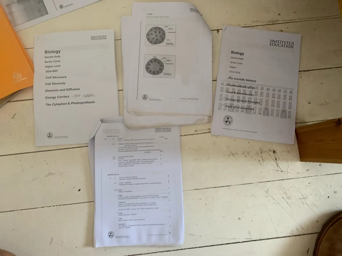 Biology books + institute notes - Image 2