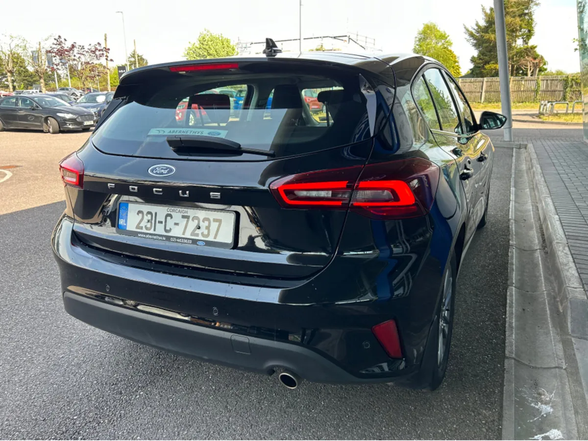 Ford Focus TITANIUM 1.0T 125 M6 4DR - Image 3