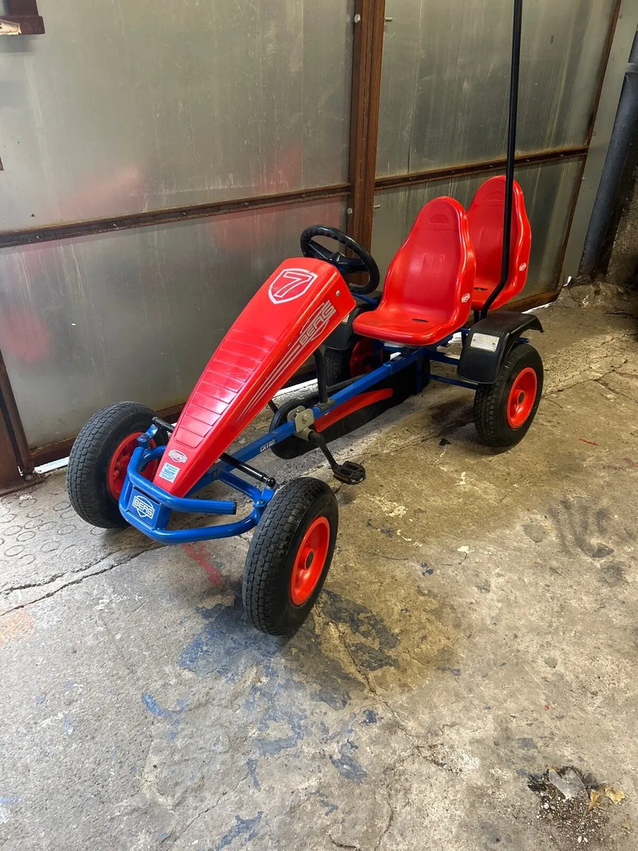Berg sport double seater with flashing light - Image 1