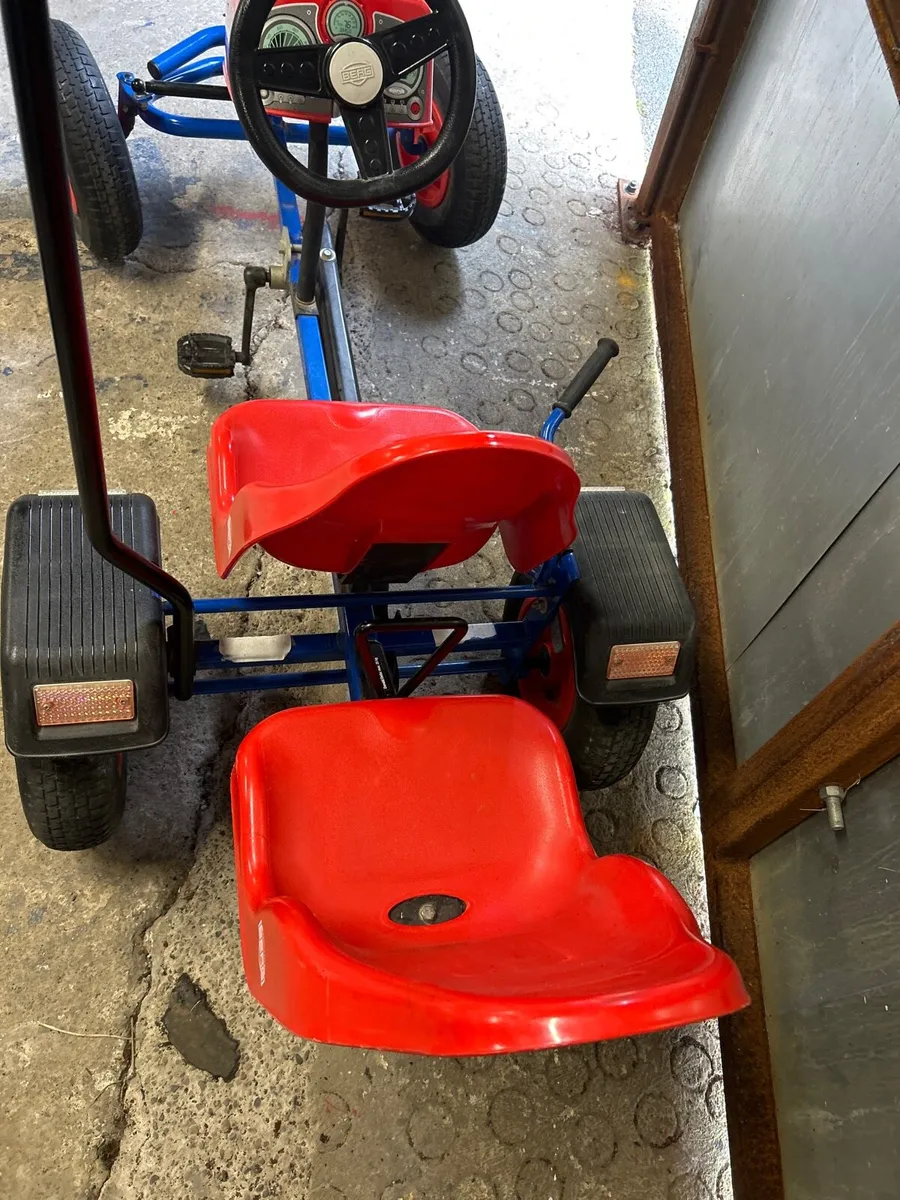 Berg sport double seater with flashing light - Image 3