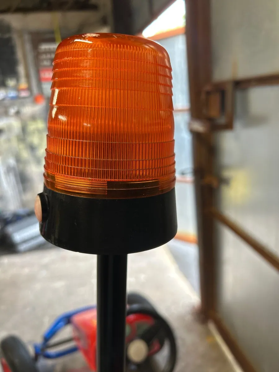 Berg sport double seater with flashing light - Image 4