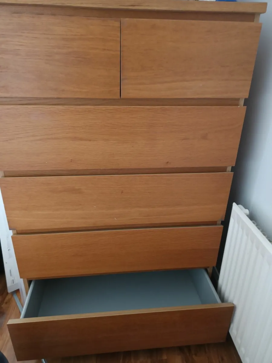 Chest of drawers - Image 1