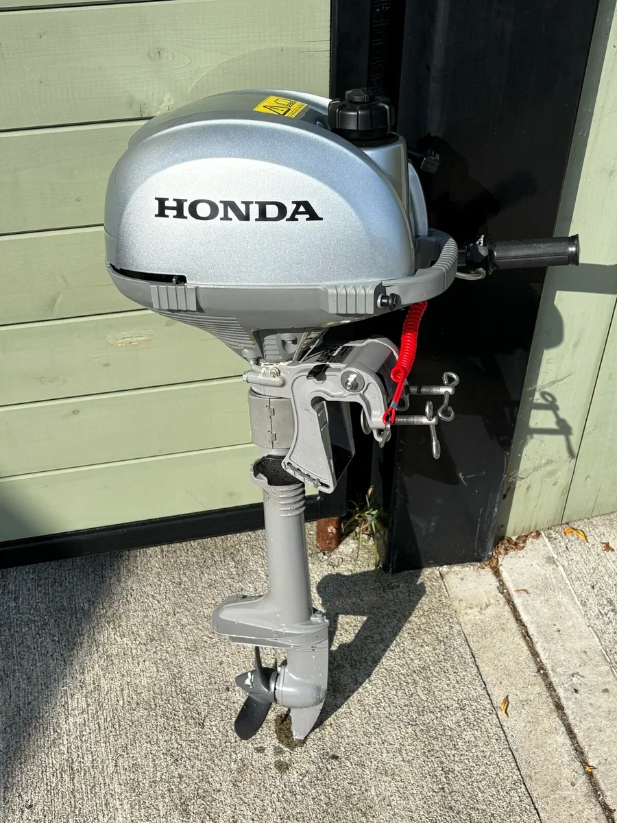 Honda 2.3hp outboard - Image 2