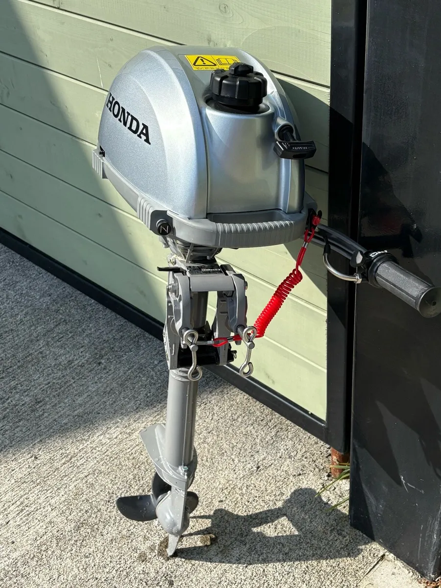 Honda 2.3hp outboard - Image 3