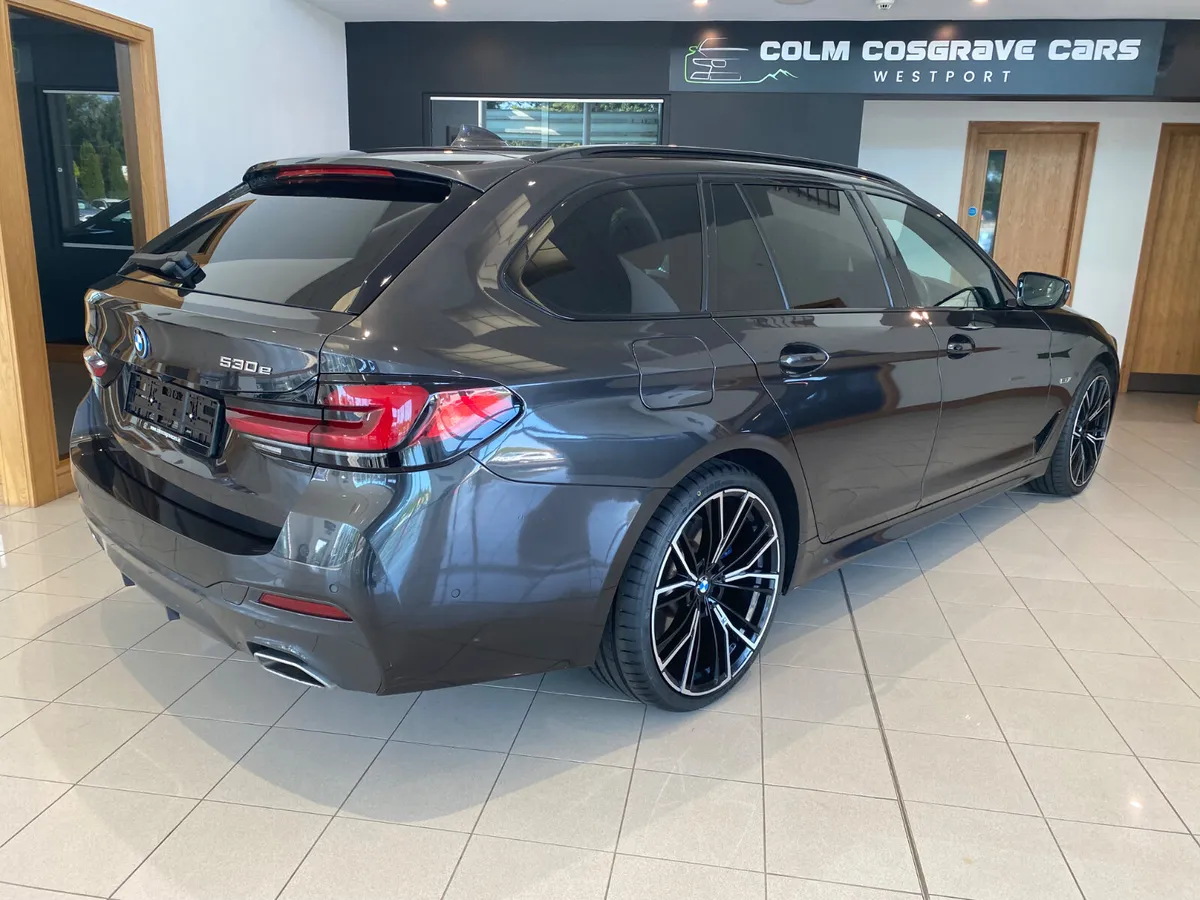 BMW 5-Series 2022 Msport Touring PHEV - Image 4