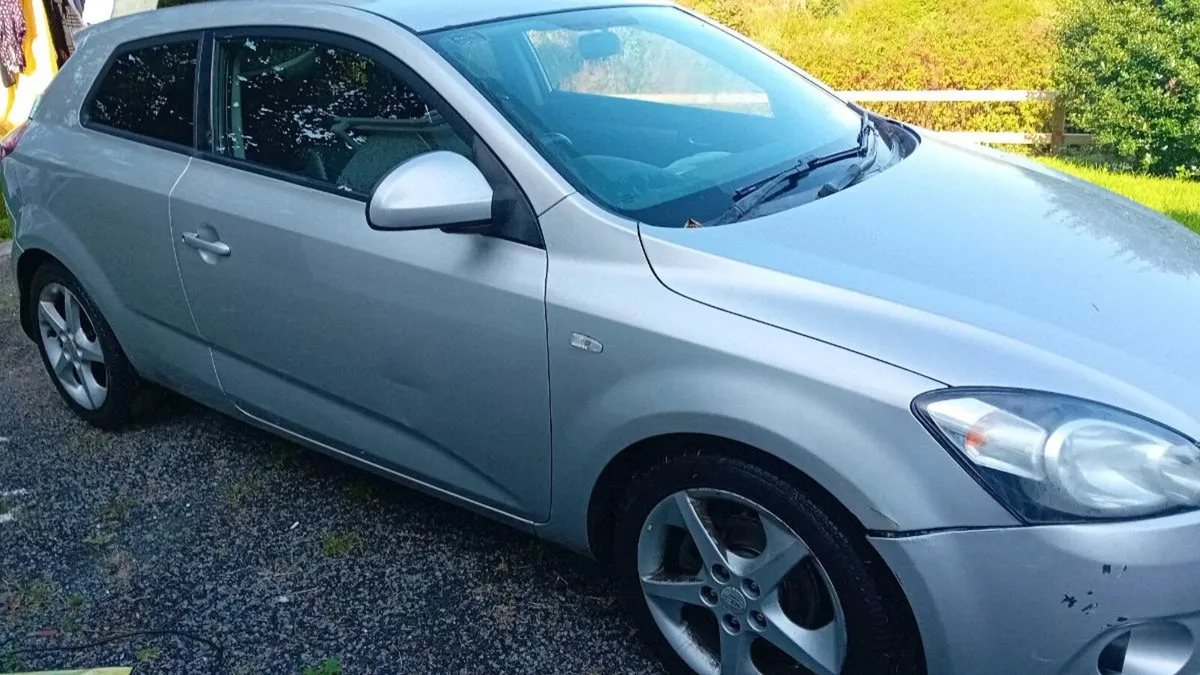 2010 Kia Pro Ceed - Image 1