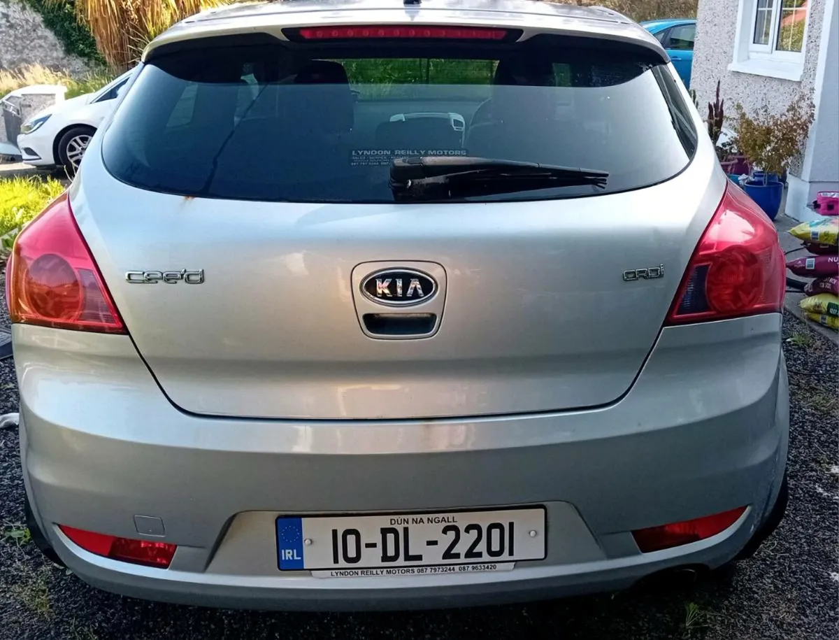 2010 Kia Pro Ceed - Image 2