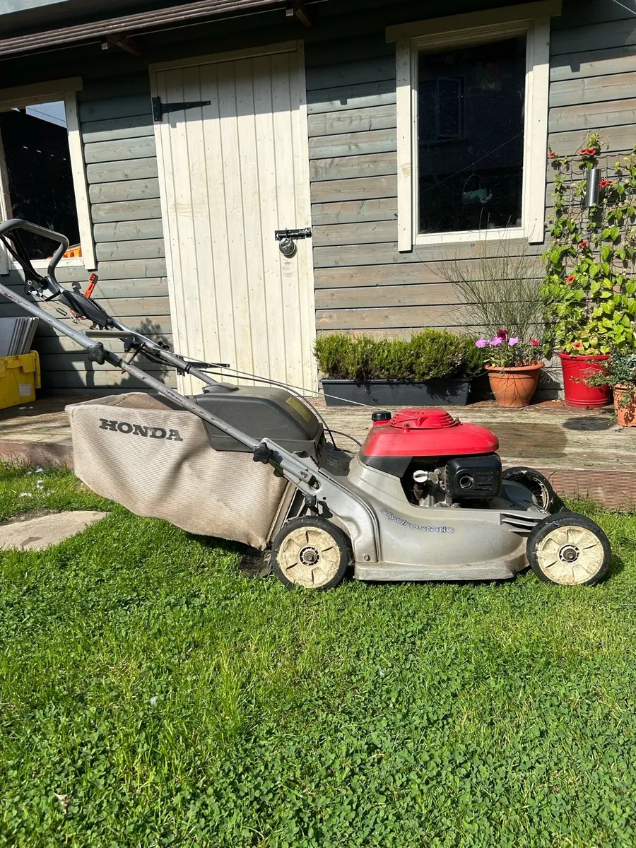 Honda lawnmower - Image 1