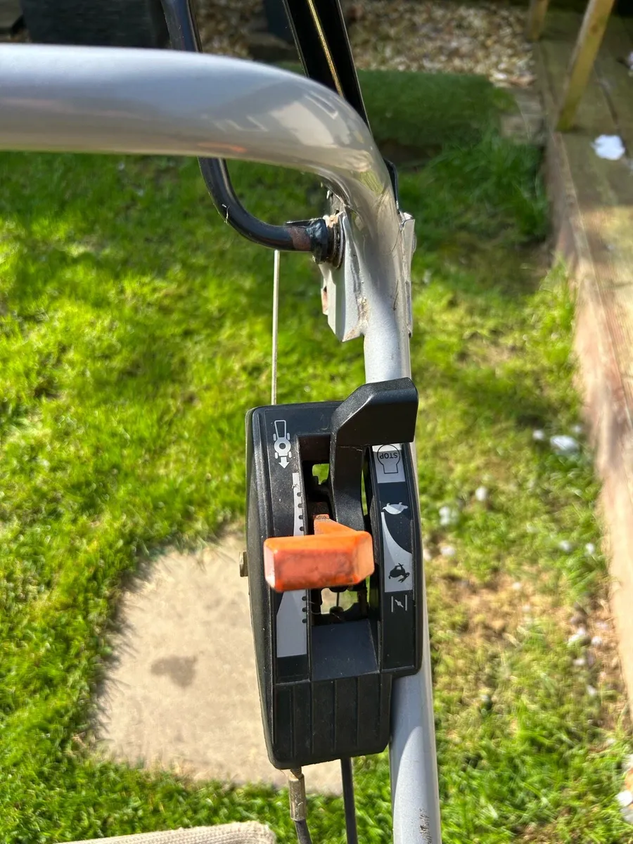 Honda lawnmower - Image 4