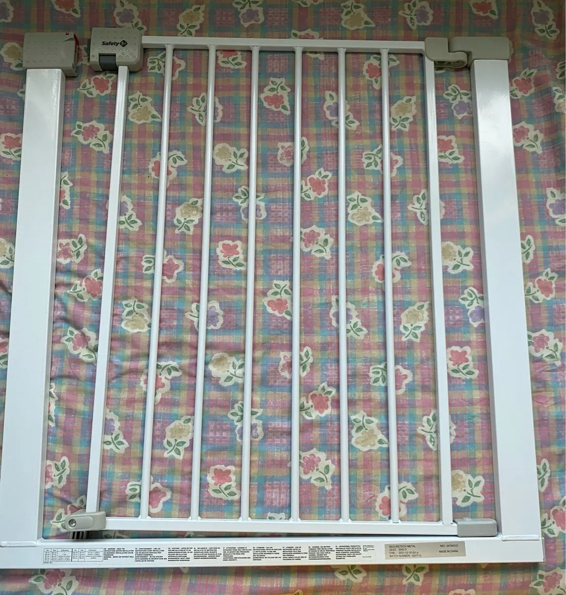 Baby stairs gate - New - Image 4