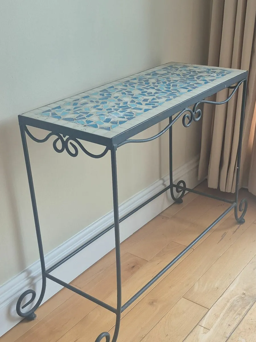 Mosiac table - Image 4